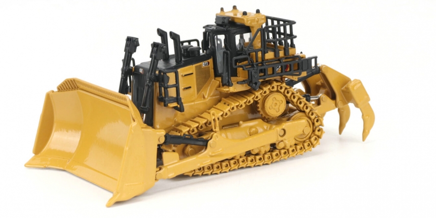 Buldozer Cat D11 s kovovými pásy